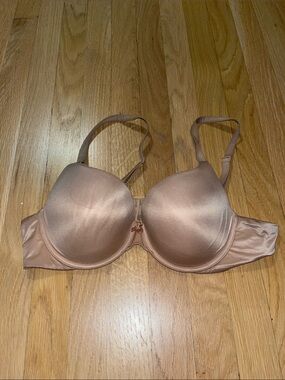 VS Everyday Smooth Lightly Padded Nude Bra